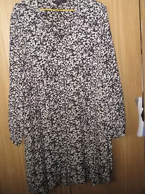 Ladies M+S Limited Collection. Black + White Long Sleeve Dress Size 16 • £2.50