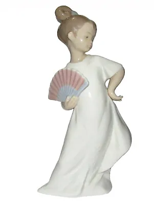 NAO By Lladro Figurine ' I Am Pretty ' #1455 Ornament  (8084)  • £35