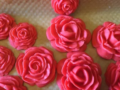12 Fondant Red Roses With 12 Leaves • £4.50
