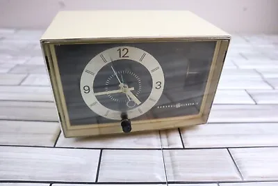 VTG General Electric GE Mid-Century AM Radio Alarm Clock C1400A Beige (Read) • $9.87