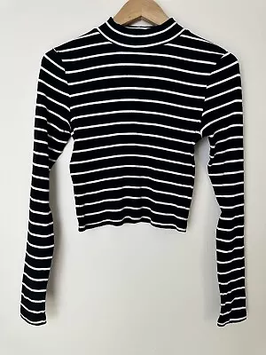 Divided H&M Womens Black White Striped Cropped Long Sleeve Shirt Size S • $9.99