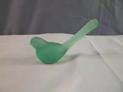 Dalzell Viking Heisey Satin Green Glass Sparrow Bird Figurine • $29.99