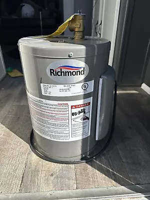 Richmond 2.5 Gallon Water Heater Electric • $150