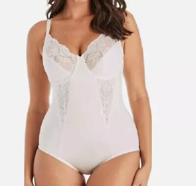 Maidenform Firm Control Shapewear Lace Trim Size 38d Style 1456 New/tags • $24.50