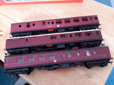 £5.50 • Buy Hornby Oo Gauge Rake Of 3 Maroon B/r Coaches 35024