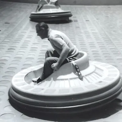 G8 Photograph Carnival Amusement Park UFO Disc Bumper Car Ride 1950's • $14.97