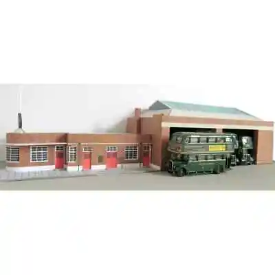 Kingsway 00 Scale Addlestone London Transport Central Bus Garage  Ready-made. • £60