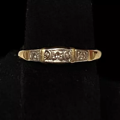 Women’s Vintage 14k Gold Diamond Chip Ring Size 5.5 Dainty Band • $60