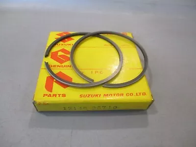 NOS Suzuki OEM Piston Ring Set 1970 TC90 TS90 12140-25710 • $11.98