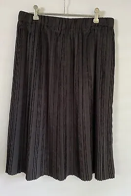 $45 • Buy Gorman Size 14 Black Pleated Elastic Midi Skirt Australian Designer