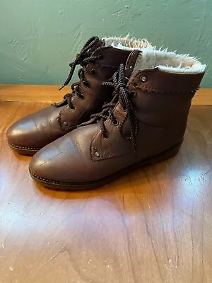 Vintage 60s Made In Canada Womens Brown Leather Fur Lined Boots Size 5.5 • $33.99