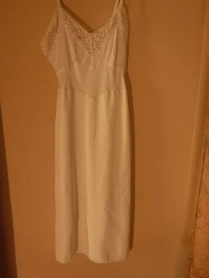 $7.99 • Buy Vintage Full Slip Seamprufe Acetate Nylon Size Average 32