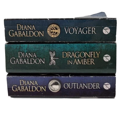 $26.99 • Buy 3 X Diana Gabaldon Outlander Series Books - Dragonfly In Amber - Voyager