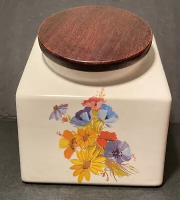 Vintage Hydyn Flower Floral Ceramic Canister Wood Lid 1995 USA 6” • $10.99