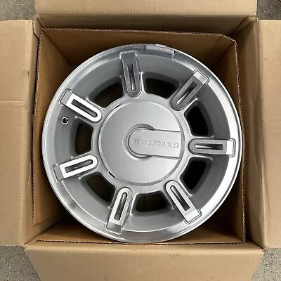 17'' X 8.5''  Hummer H2 OEM Factory Alloy Wheel 2003-2007 9594459 • $200