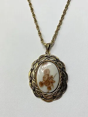 Gorgeous Vintage Goldtone Brown & White Floral Oval Pendant 24  Necklace • $18