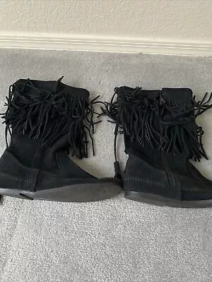 Minnetonka Womens 1689 Black Suede 2 Layer Fringe Moccasins Boots Size 9 • $18