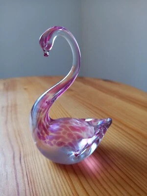 £12 • Buy Pink Iridescent Glass Swan 9.5cm Tall. Heron Glass Cumbria