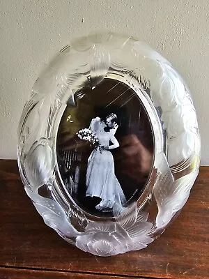 VTG Oval Crystal Mikasa Frosted Floral Free Standing Picture Frame  Wedding  • $23.99