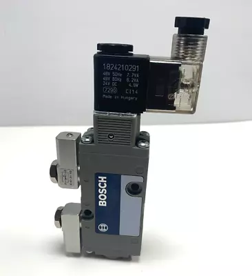 BOSCH 0 820 022 957 PNEUMATIC VALVE W/ 1824210291 24V DC Solenoid • $47.50