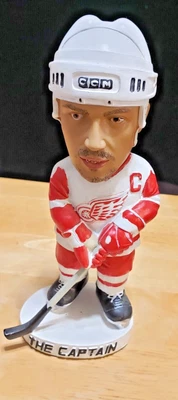 $19.99 • Buy STEVE YZERMAN  THE CAPTAIN   BOBBLEDOBBLE Ceramic Bobblehead