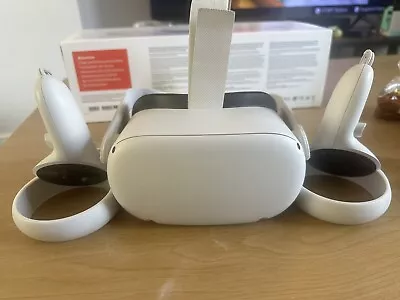 Oculus Quest 2 64GB With Controllers • £73