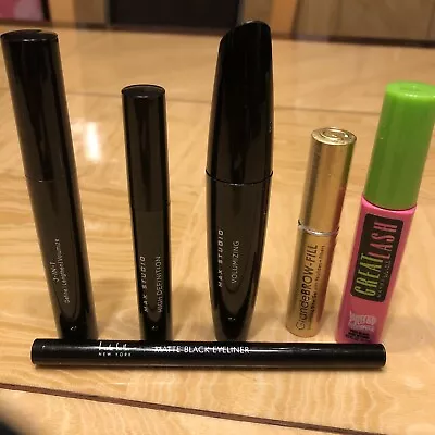 Max Studio Makeup • $17