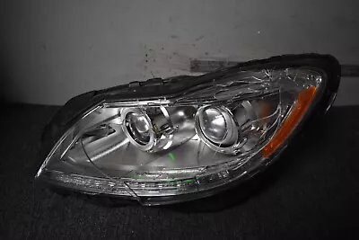 2011-2014 Mercedes Benz Cl550 Headlight Left Side Factory Oem • $80