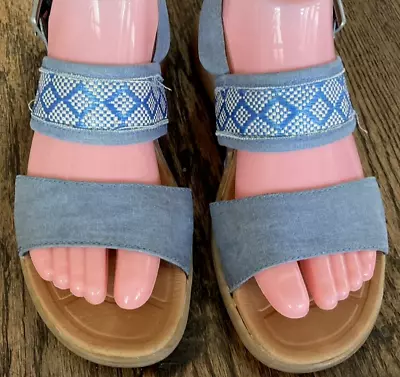 BOC Born Concepts Sandals Women's US Size 8 M Blue Fabric Z32754 CHK17 • $29.95