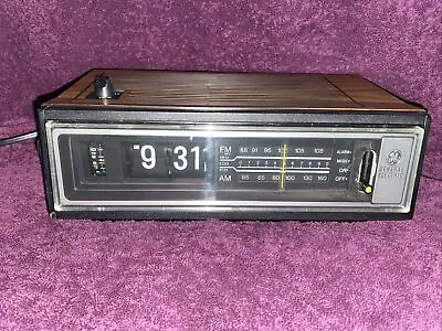 Vintage General Electric Flip Clock 7-4410A Alarm AM/FM Radio Nice Condition • $85