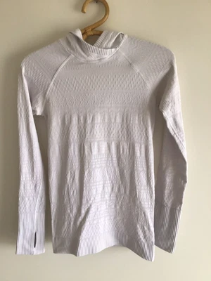 $29 • Buy Lululemon Hooded Long Sleeve Top Size 2 - 4US