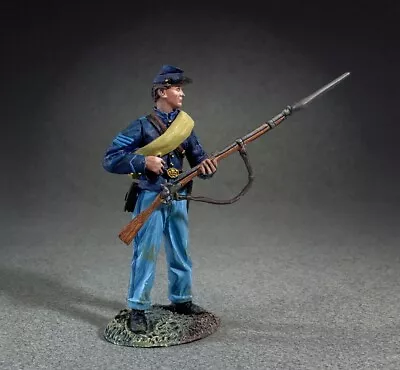 $51 • Buy Britains Civil War Union 31410 Union Federal Sergeant Standing Loading Rifle