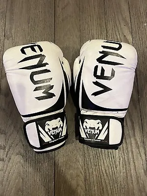 Venum Challenger 2.0 Hook And Loop Training Boxing Gloves White Black 12oz • $12.35