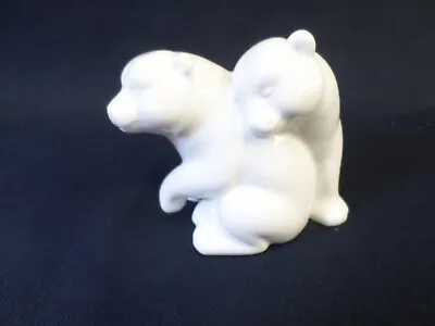 Coalport Moments. Polar Bears Playtime Figurine. Unboxed • £9.95