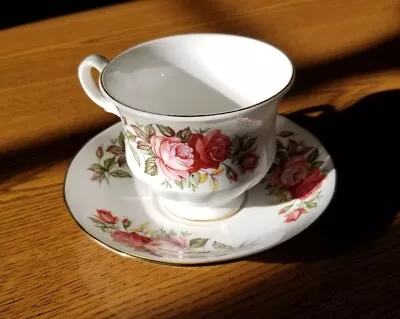 Queen Anne Bone China Tea Cup & Saucer Pink Floral Roses W/ Gold Trim - England • $8