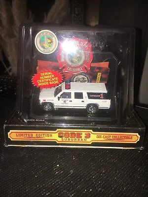 Code 3 City Of Las Vegas Fire Dept FD Battalion 4 Suburban 1/64 GMC 1998 • £31.49