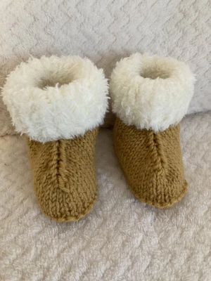 £4 • Buy New - Hand Knitted Baby Ugg Bootees. Size 3-6 Months.