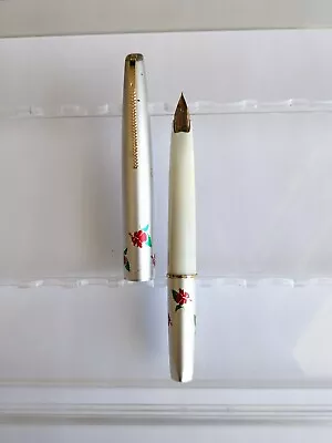 Vtg Bc White Flower Pattern Platinum  Fountain Pen - 14k F Nib  • $14.99