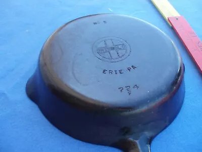 Griswold Skillet #5 Cast Iron 724 • $30