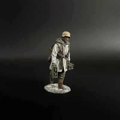 War Park Miniatures 1:30 Ww2 German Kh097 German Rifleman Marching With Ammo • $53.95