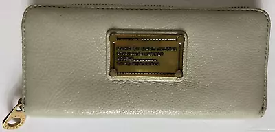 Marc By Marc Jacobs Vintage Zip Around Wallet Beige Marbled Leather Logo EUC • £37.06
