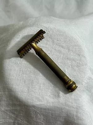 Vintage Gillette Long Comb Double Edge Safety Razor Gold Tone • $21.96