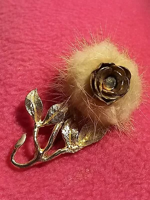 Vintage 1940s 1950s Mink Fur Brooch • £4