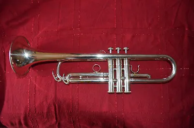 Yamaha YTR-732 Professional Trumpet Medium Bore US Made  With Case. • $750