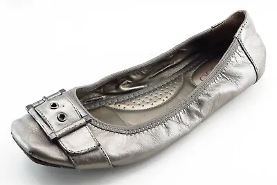 Me Too Size 6 M Silver Round Toe Flats Leather Women • $16.50