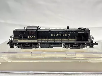 Atlas KATO N Scale Alco RS-3 Southern #2037 Diesel Locomotive With Box • $28