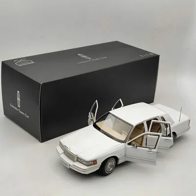 1/18 Lincoln Towncar V8 1993-1995 Super Diecast Models Car (Leather Seat) White • $451.75