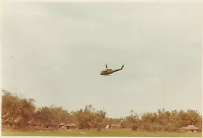 Vietnam PHOTO- Army GI W/176TH ASSAULT HELICOPTER CO At CHU LAI - I CORPS AO #19 • $2.25