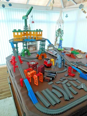 £30 • Buy Thomas The Tank Trackmaster Super Station +huge Bundle Extra Track & Accessories