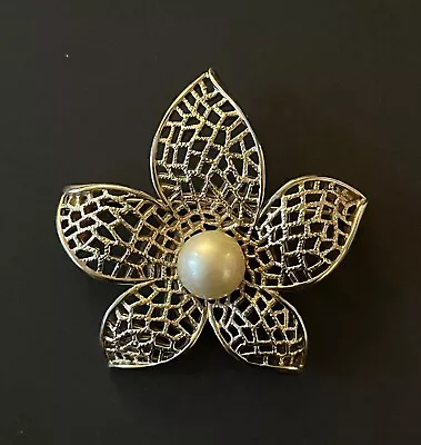 Vintage Kramer Of New York Gold Flower Pearl Brooch • $26.95